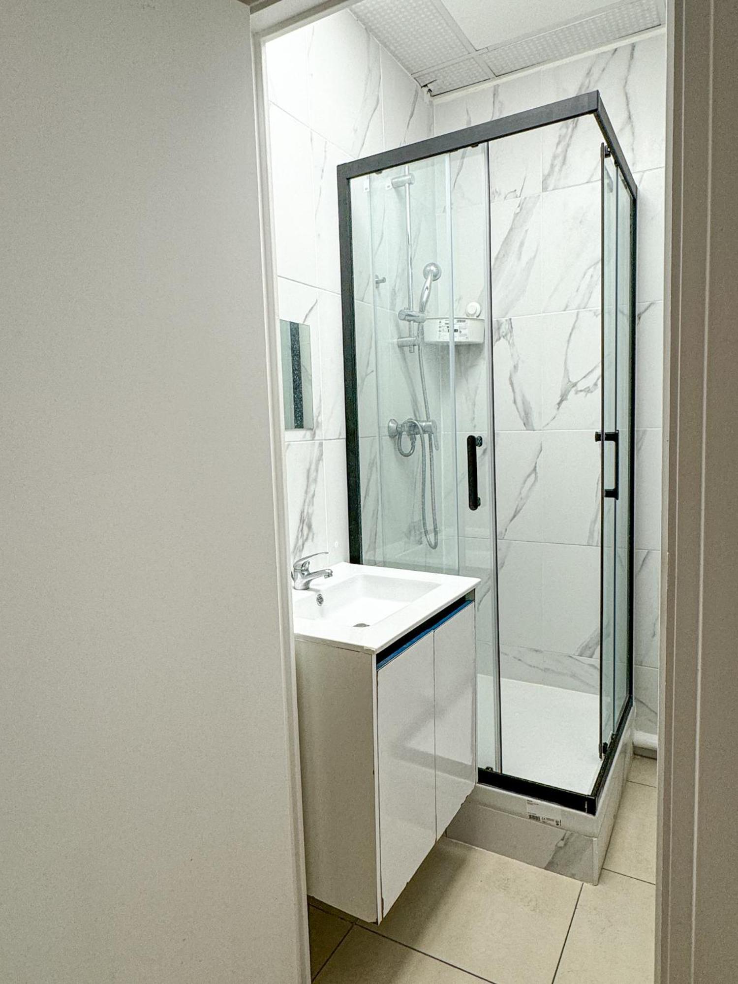 Korean Style Minbak C'Est La Vie Paris Bagnolet Exterior photo